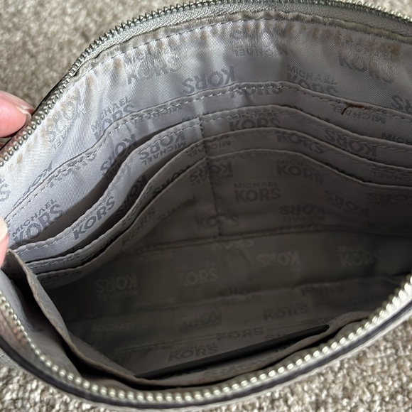 Michael Kors leather wristlet - Picture 5 of 5